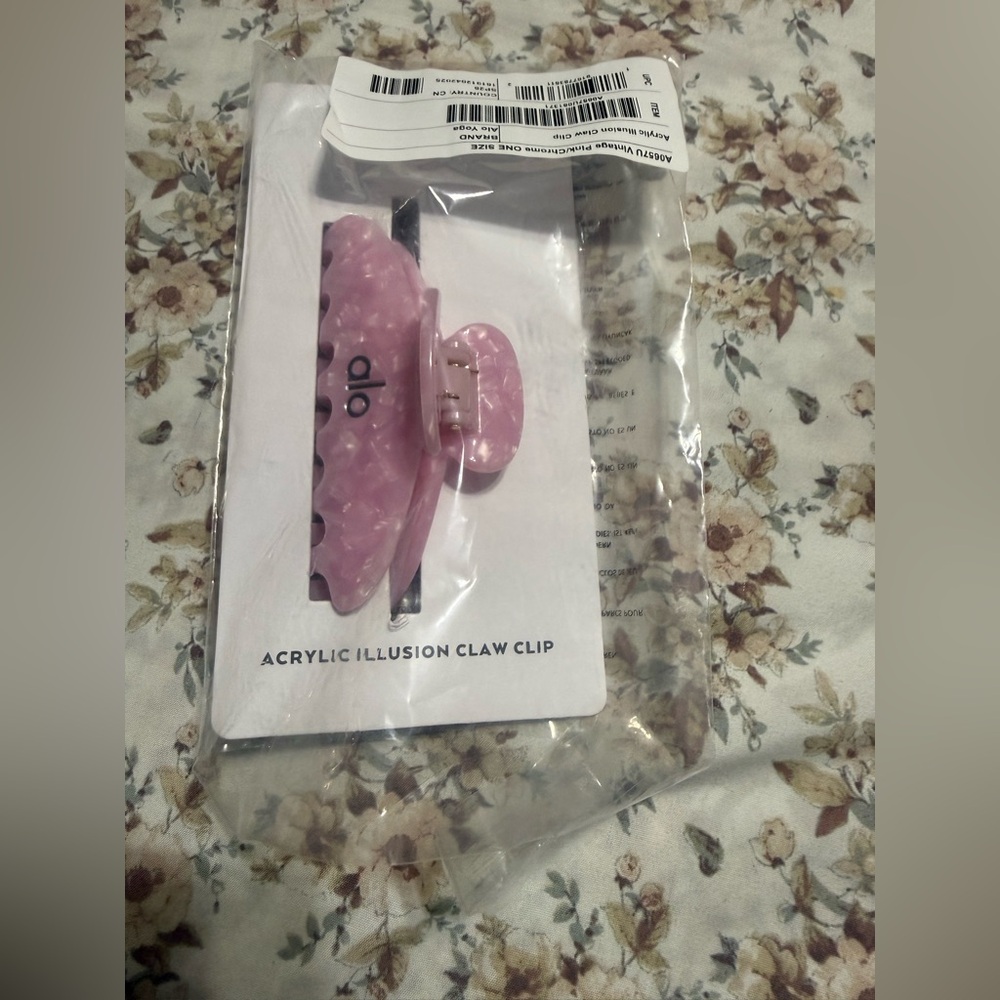 ALO Yoga Pink Marble Acrylic Hair Claw